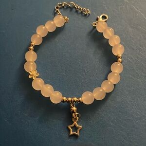 Star white beaded bracelet white and sliver with star middle charm